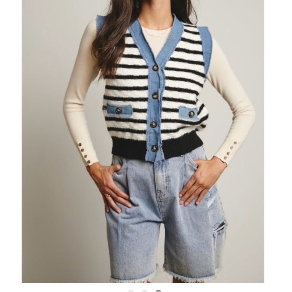 Forte Black and White Striped Cardigan Vest
